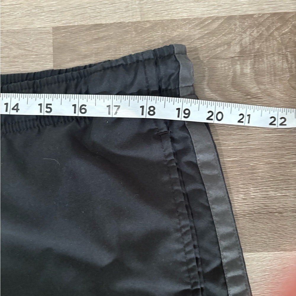 Nike Men's Black Athletic Shorts - Picture 9 of 9